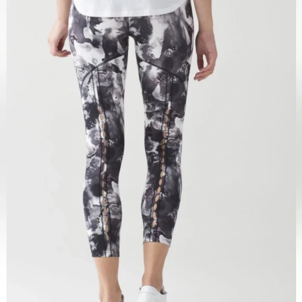 Lululemon High Times Peek Legging Roses Obscured Black Floral Womens 8